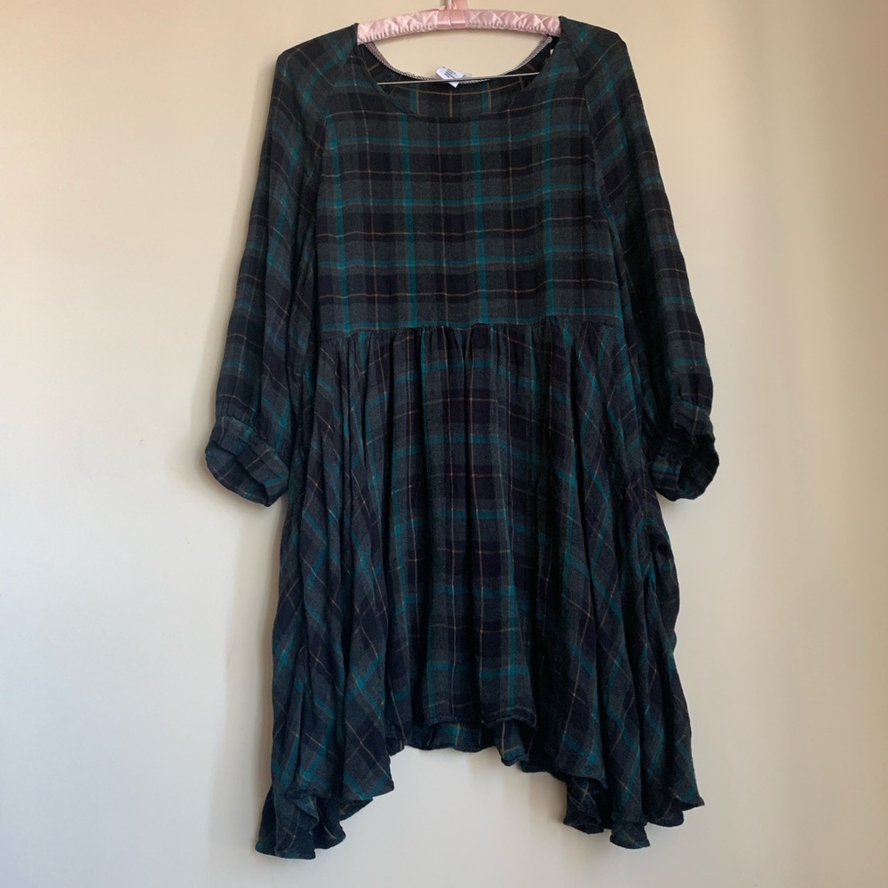Flowy Urban Outfitters Dress Perfect for Autumn